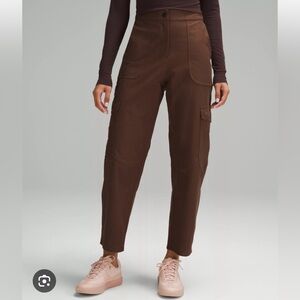 Lululemon Light utilitech cargo pocket high rise pant